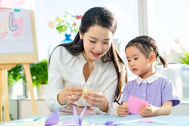 《米塔》主角第一次生日到来 米塔全家福贺图与玩家一同庆祝